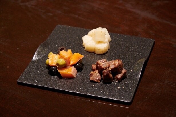 「燻製惣菜3品盛り合わせ」(1650円)