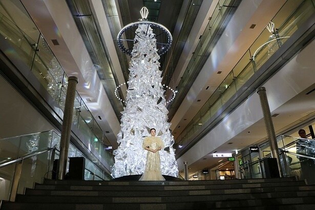 万博「滋賀県ブース」の演出技術を応⽤した“光のリング”もツリーの見どころ