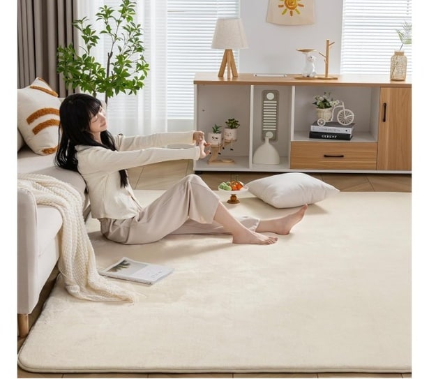 防ダニ×抗菌×ふわふわ♪オールシーズン快適【キウスニックス】極厚ラグで冬はあったか・夏はさらさら♪高反発ラグが家族みんなのくつろぎスポットに!Amazonで今すぐ手に入れよう!