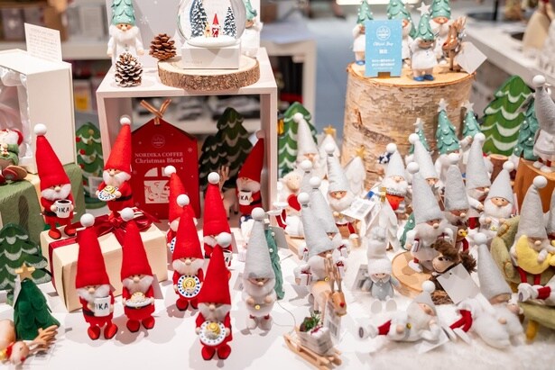 クリスマス雑貨やアクセサリーが勢ぞろい