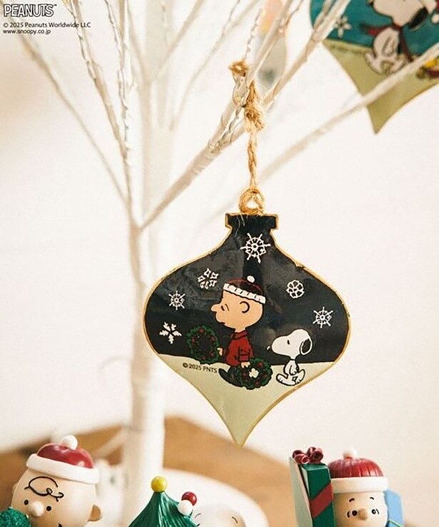 「【PEANUTS×BAYFLOW】メタルオーナメント★2025X'mas★(チャーリースヌーピー)」(880円)