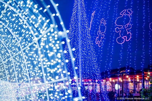 高さ16メートルのスヌーピーのブルーツリーも登場