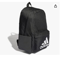 クラシックが、今の暮らしにフィットする。スタイルと収納力の再定義【アディダス】のリュックがAmazonに登場中‼