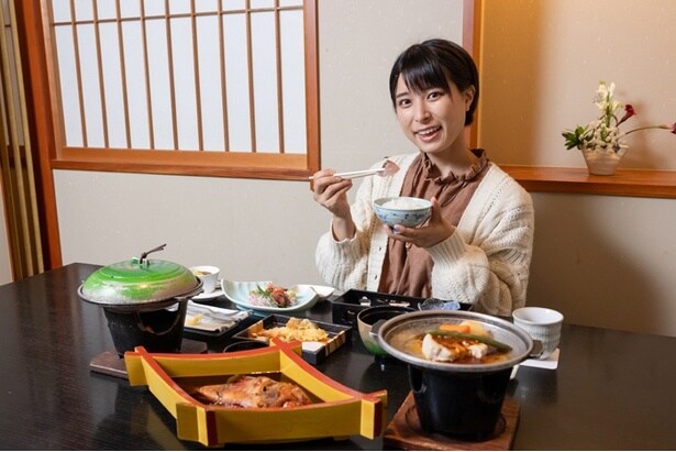 「アワビの陶板焼きも付きますよ」(かほなん)