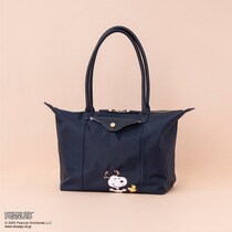 スヌーピーのデザインの刺しゅうや裏地が愛らしい「サマンサタバサ」のコラボコレクションが発売スタート！