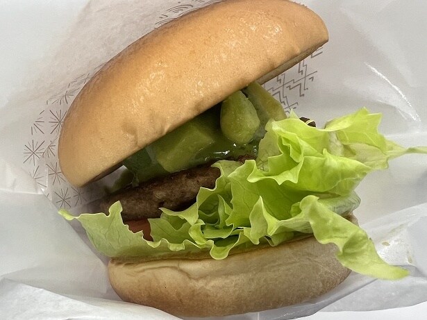 レタスやトマトとアボカドの相性のよさは言うまでもない！