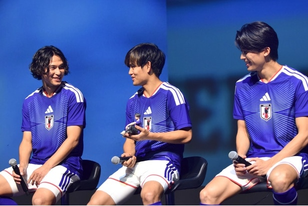 息の合った掛け合いを見せる南野、久保、中村の3選手