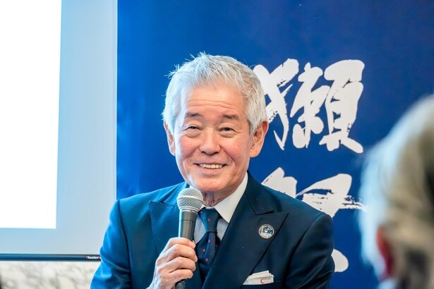 勝谷さんのことがすごく好きだったと語る桜井会長。『獺祭 天翔ける日の本の酒』という本の存在が、今回の出版につながった