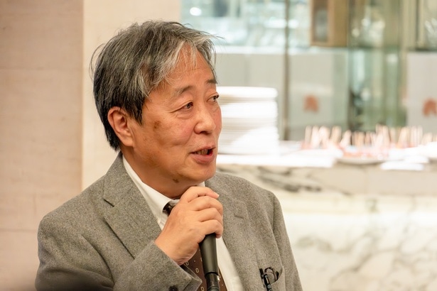 「よその版元さんと比べて厚みが違うと思います」と、自信をもってアピールした西日本出版代表の内山正之さん