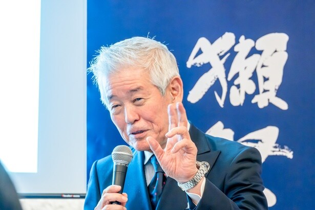 転ぶことを恐れずにチャレンジすることを信念とする、獺祭の姿勢をアピールした