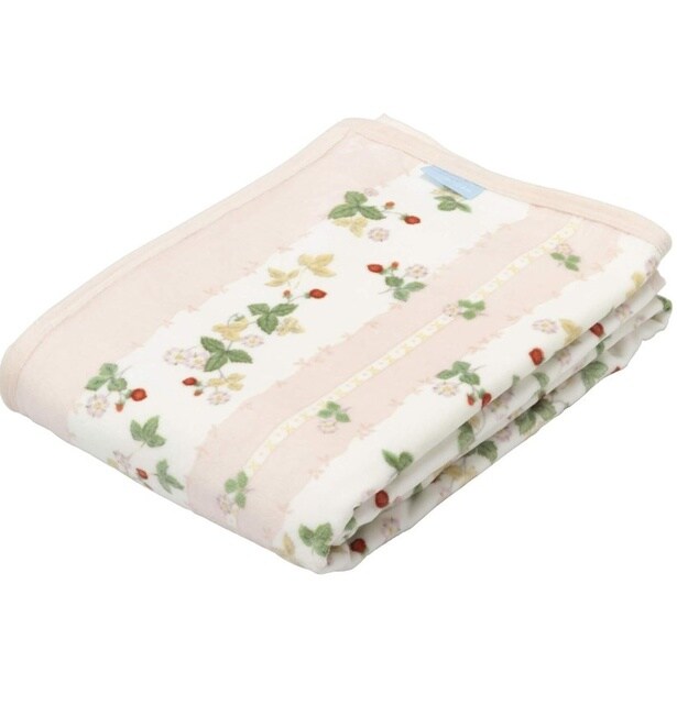 陶磁器の美しさを、綿毛布に。肌にやさしい、上質な一枚【西川】の毛布がAmazonに登場中‼