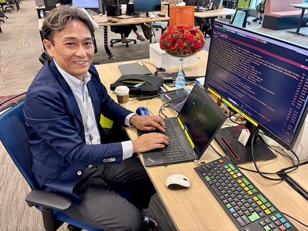 コレド室町テラス店　トージさんのスーツ姿