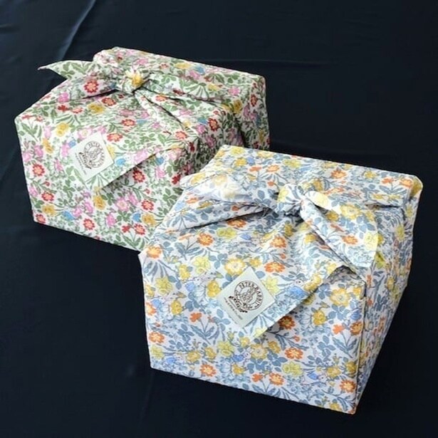 英国リバティ社製「ウォーカー・ラビッツ」デザインの風呂敷(2色展開)