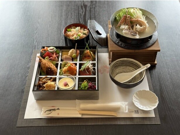 「さくらの宿 一膳」の代表・深沢善久さん監修による九種玉手箱のお花見弁当