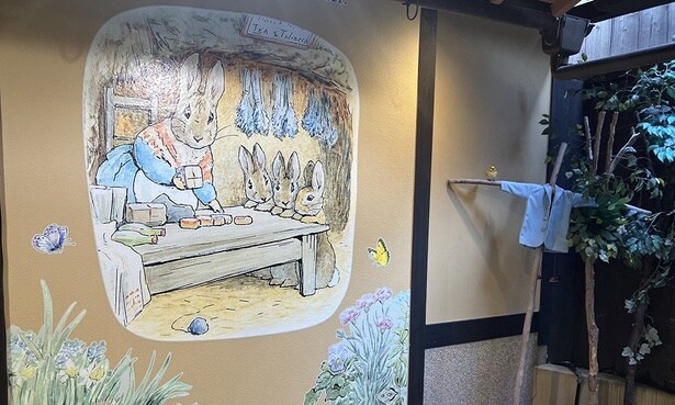 店舗を跨いだ中庭に通じる道にもフォトスポットが！ぜひチェックしてみて