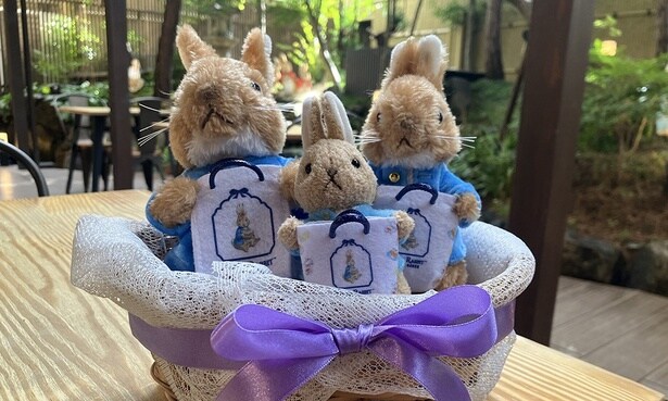 「ショップバッグぬいぐるみS」(5500円)、「ショップバッグぬいぐるみSS」(3960円)、「ショップバッグマスコットキーホルダー」(2750円)