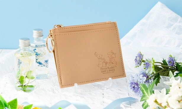 【京都・軽井沢】ピーターラビット(TM)公式ショップで冬限定ノベルティ配布！7000円以上購入で“高見えフラグメントケース”がもらえる