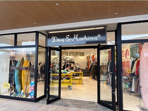 日本初出店の「DEUS EX MACHINA OUTLET」