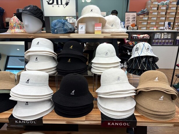 最大50％オフのKANGOLは現品限り！