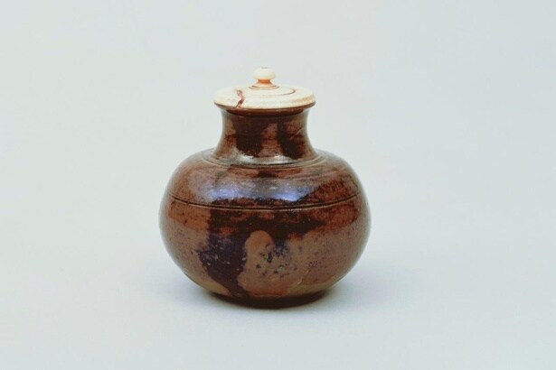 大名物 唐物丸壺茶入 銘 唐丸壺 竹腰山城守正信(竹腰家初代)所持 南宋～元時代 13～14世紀 徳川美術館蔵