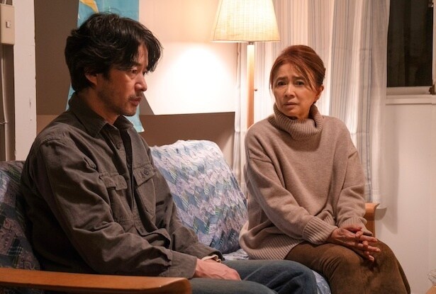 ハヤト(竹野内豊)が幼いころにユウゾウ(堺正章)と離婚したメイコ(風吹ジュン)