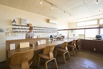 コーヒーで旅する日本／関西編｜コーヒーは流れる日常に刻む一拍の読点。「点珈琲店」が追求する深煎り・ネルドリップの醍醐味