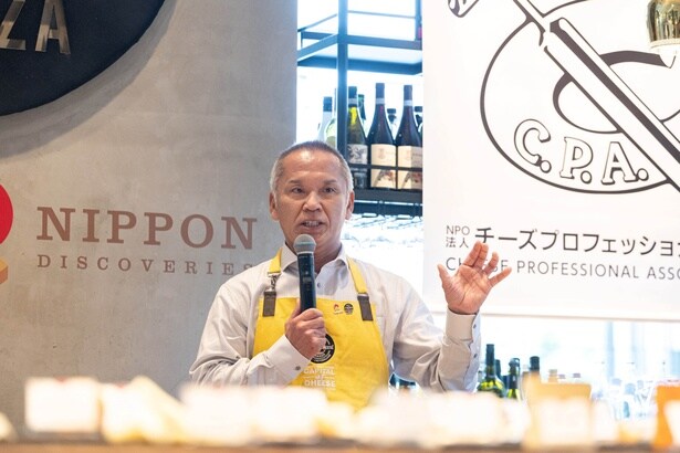 「World Cheese Awards 2025」で審査員を務めた、チーズ工房NEEDSの磯部公児さん。磯部さんのテーブルではGoldが4品出たという