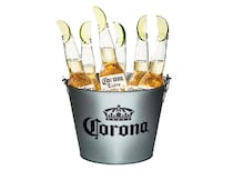 非売品のバケツ付き！ライム際立つ爽快感を味わおう【コロナエキストラ】がAmazon限定で好評販売中、今すぐチェック！