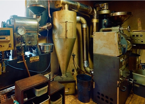 自宅に設置した焙煎機。目指すのは、おかわりしたいほどおいしいコーヒー