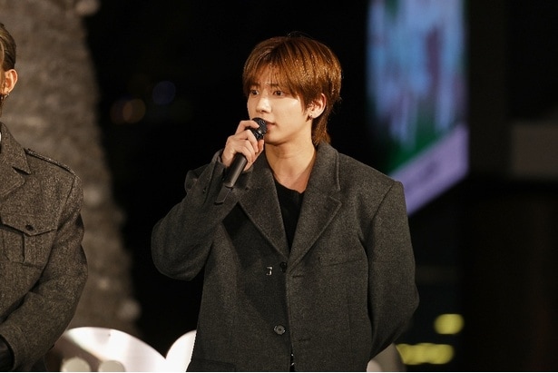 「メンバーと室内温泉に行きたい」と話すTAEHYUN