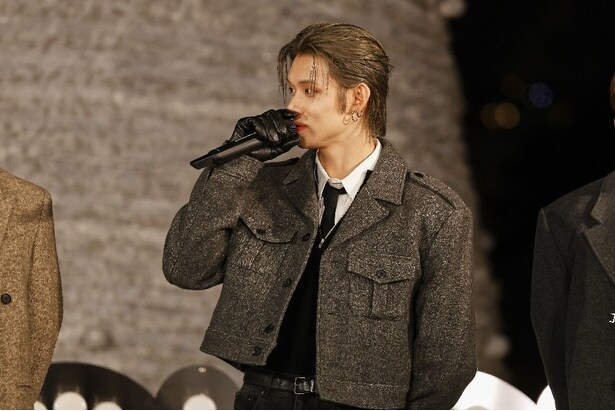 イルミネーションを見ながら聴いてほしい曲を語るYEONJUN