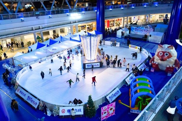 オアシス21地下の銀河の広場は半屋外の広々とした空間で、開放的なスケート体験を楽しめる