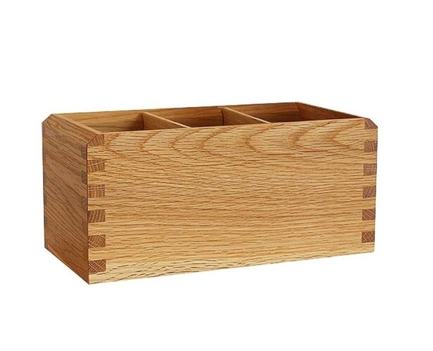 無垢のナラの優しい色合いが、日々を整える。机上の静かな存在感【オークヴィレッジ】のペン立てがAmazonに登場中‼