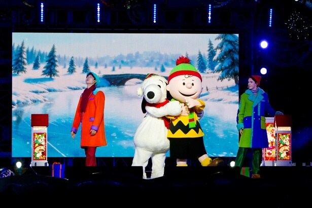 チャーリー・ブラウン&スヌーピーも仲よくパーティに参加