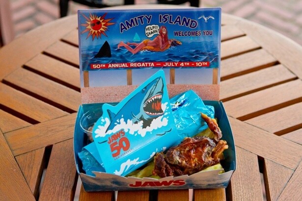 スパイシー・シュリンプ・ブリトーセット(2,600円)。スペシャルパッケージにも注目