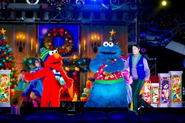 【USJ】エルモたちとクリスマスをお祝い！新たなナイトショー&今だけのグッズレポ