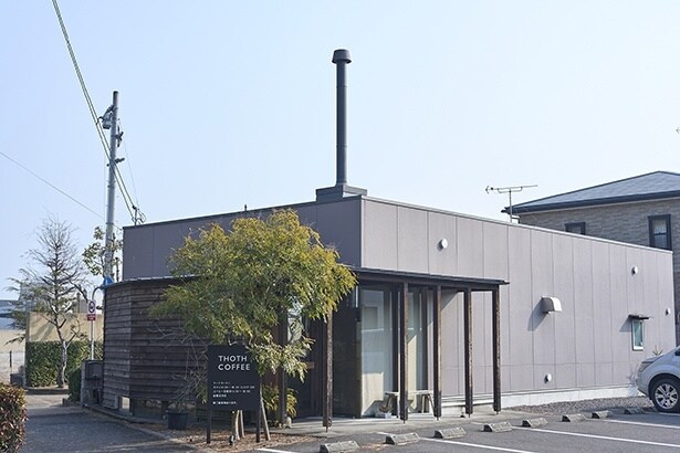 海沿いの遊歩道の近くにあり、テイクアウトして散策するのも楽しい