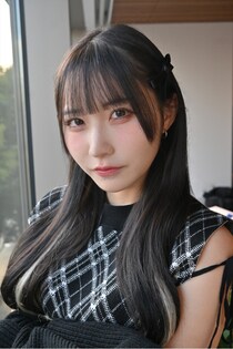 アイドル伊織芽衣の1st写真集が発売！「顔の向きや表情、全身やアップなど幅広く取り入れた」