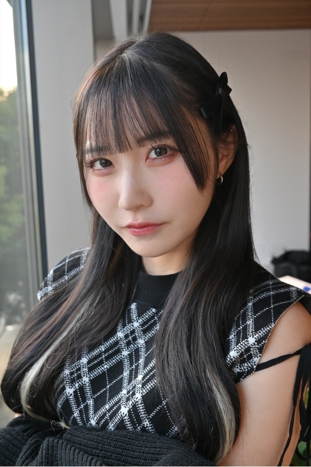 アイドル伊織芽衣の1st写真集が発売！「顔の向きや表情、全身やアップなど幅広く取り入れた」