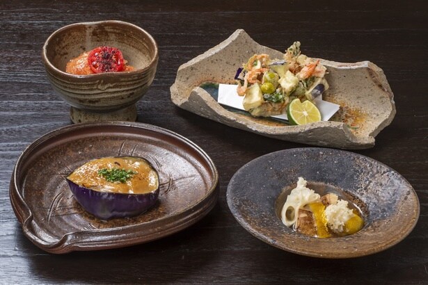 「日本橋ゆかり」のコース料理(昼のコース1万1000円〜、夜のコース1万5000円〜、おまかせコース3万3000円〜5万5000円※すべてサービス料別)