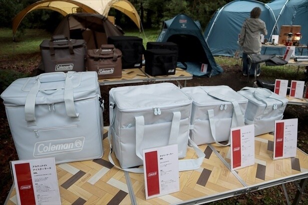 コールマンの新商品展示