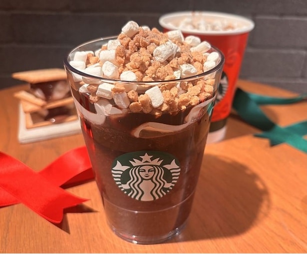 エスプレッソを加えたビターなチョコレートソース＆氷で作られたベースなので、意外とスッキリと楽しめるフラペチーノ(ミルクが入っていない)