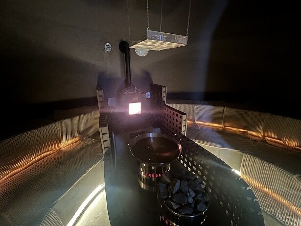 座面は円形になっている