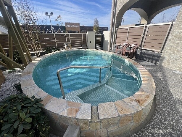 30～35度に設定されたプールは水風呂が苦手でも入りやすい