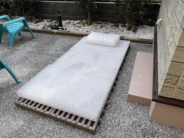 屋外エリアにも「ブレインスリープ」があり、外気の中でリラックスできる