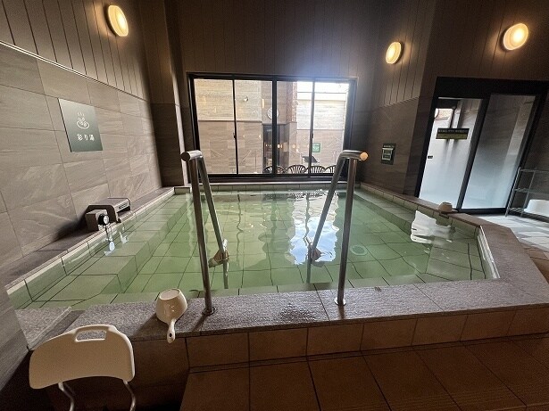 浴室内にある「彩りの湯」