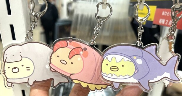 アクリルキーホルダー(全6種ランダム・各770円)