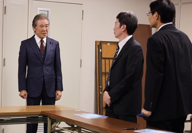 西岡德馬さんが大物政治家・板倉雄馬役で出演