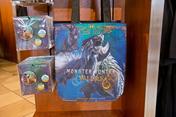 トートバッグは裏表でプリントが異なる