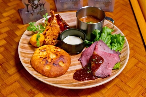 【USJ】あのチーズナンや焚き火料理に舌鼓。モンハン飯に大感動の「モリバーの宴」体験レポ